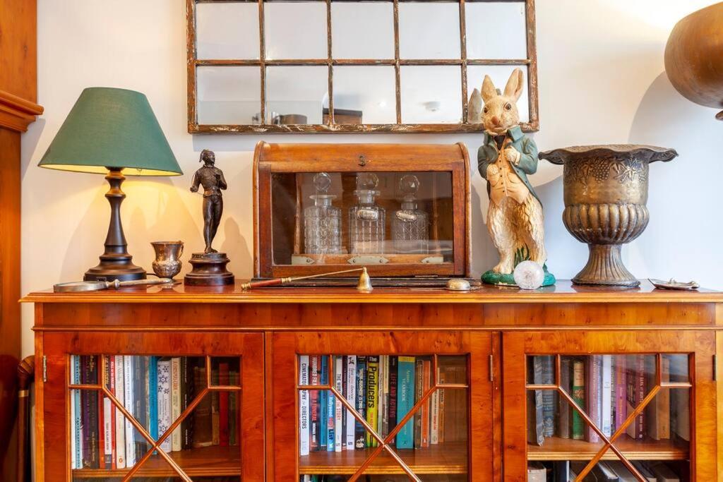 Outstanding Antique 1Br Flat In Soho Apartman London Kültér fotó