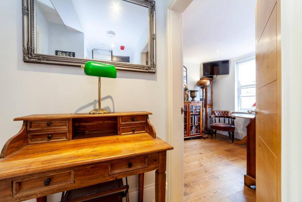 Outstanding Antique 1Br Flat In Soho Apartman London Kültér fotó