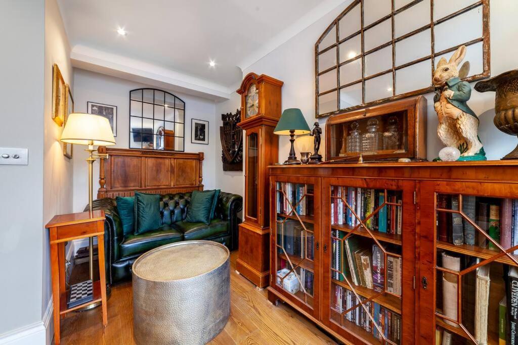 Outstanding Antique 1Br Flat In Soho Apartman London Kültér fotó