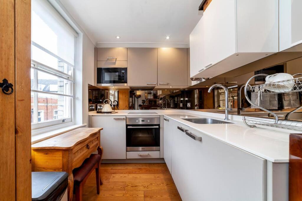 Outstanding Antique 1Br Flat In Soho Apartman London Kültér fotó