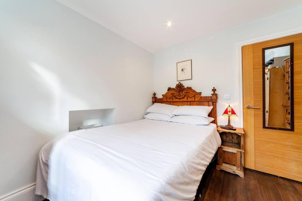 Outstanding Antique 1Br Flat In Soho Apartman London Kültér fotó