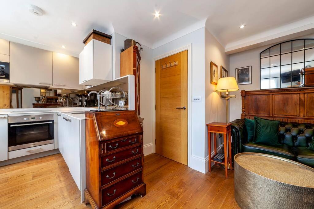Outstanding Antique 1Br Flat In Soho Apartman London Kültér fotó